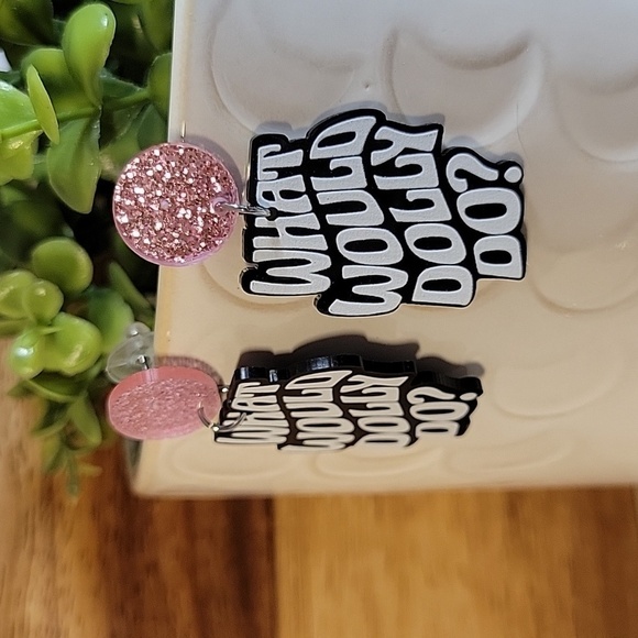 🔥LAST PAIR🔥 What Would Dolly Do Earrings - Picture 5 of 6